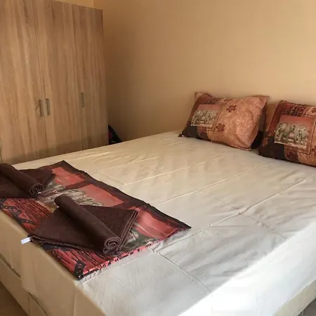 апартамент-плажна улица Апартаменты *